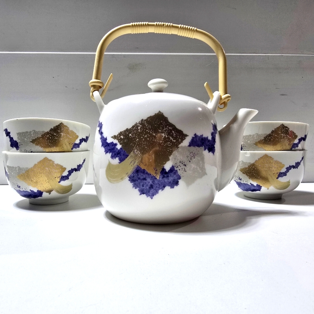 Tea Kettle And Tea Cups - Picture 1 of 14